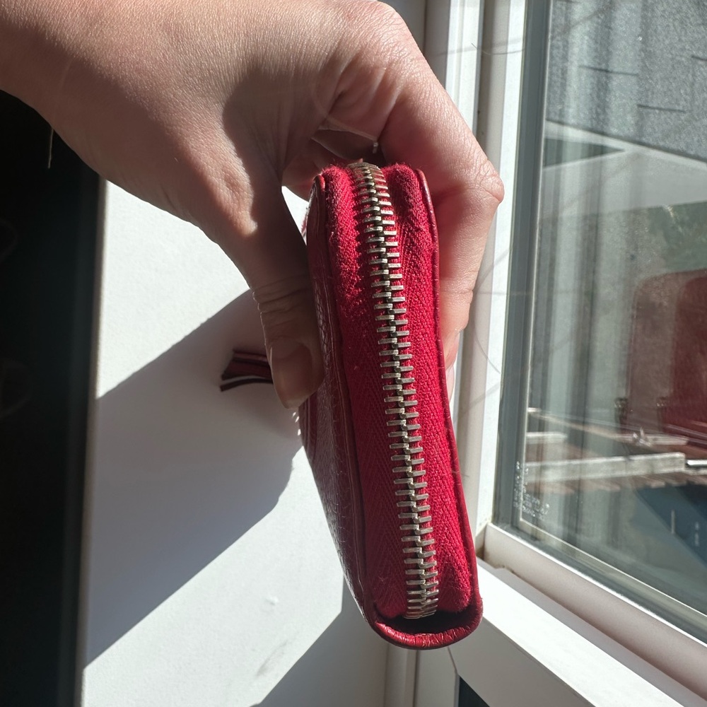 GUCCI Soho Leather Women's Red Long Zip Wallet 
100% authentic - Picture 7 of 9